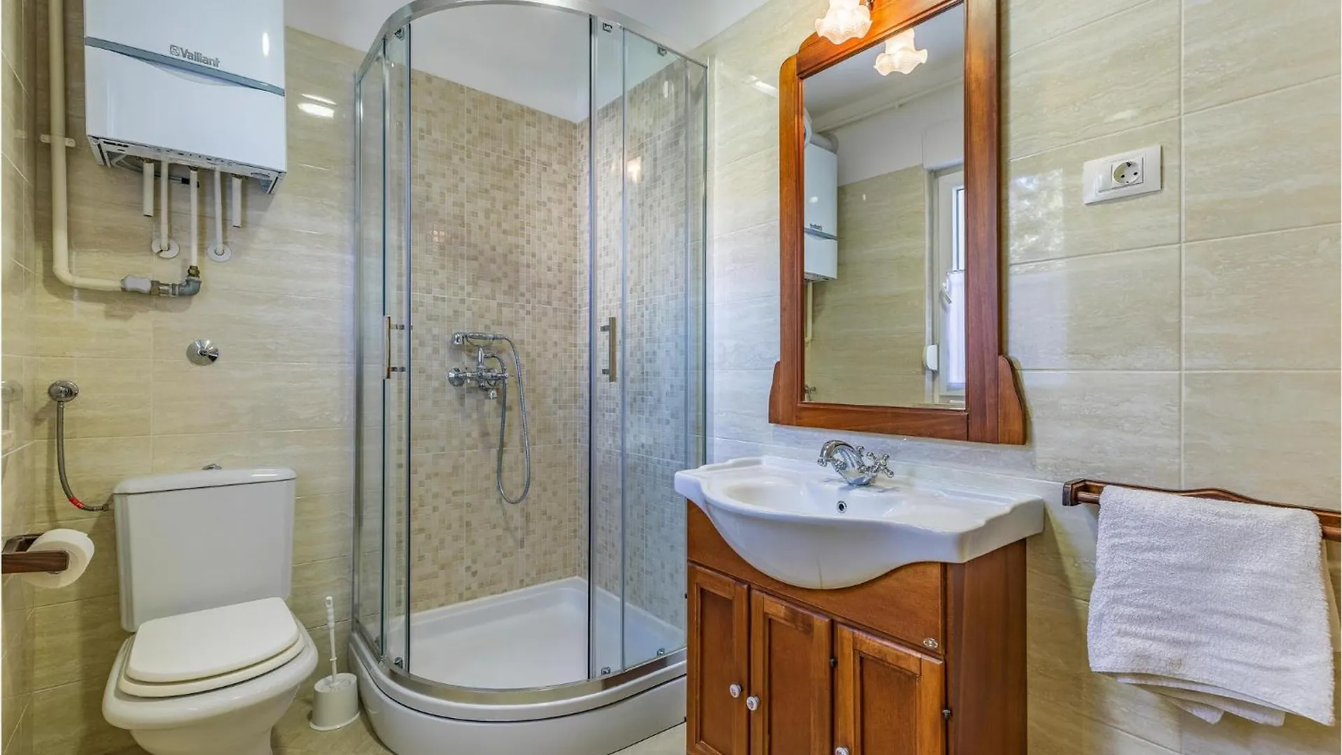 Cozy Apartment In Pula With Wifi 0*,